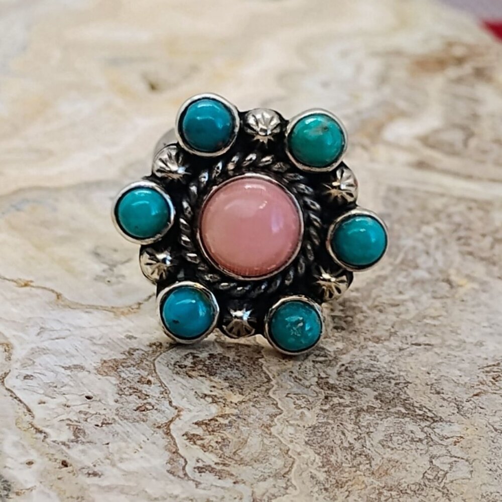 Petit Point Turquoise Cluster Pink Conch Shell Ring Size 8 Crown of Thorns